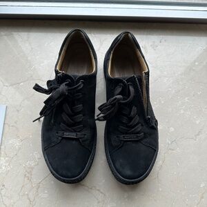 Hartjes Phil Black Suede Size 7
